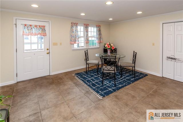 429 Edgeworth Street, Middlesex, NJ 08846