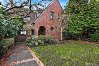 2301 Rosemont Place W, Seattle, WA 98199