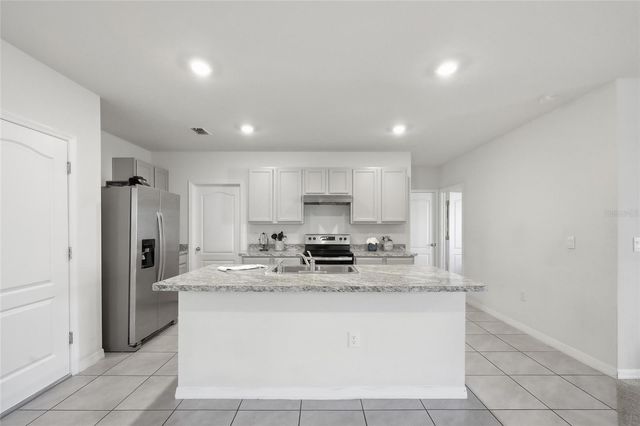 706 CHINOY ROAD, Davenport, FL 33837