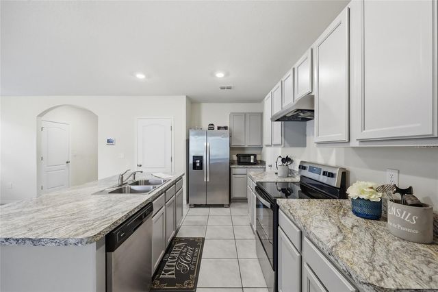 706 CHINOY ROAD, Davenport, FL 33837