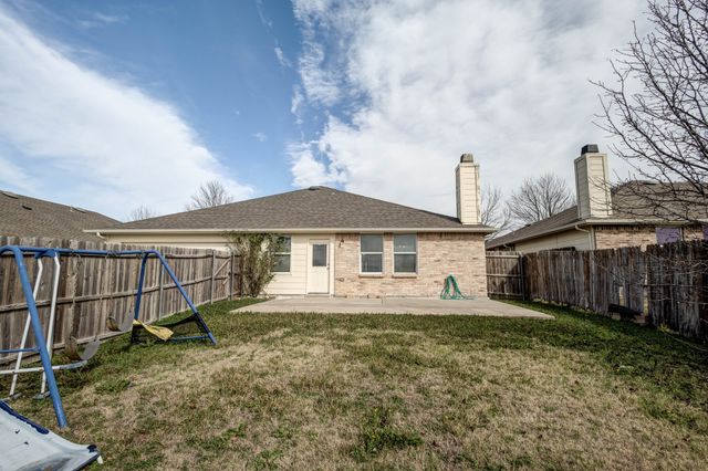 3009 Meadow Bluff Drive, Wylie, TX 75098