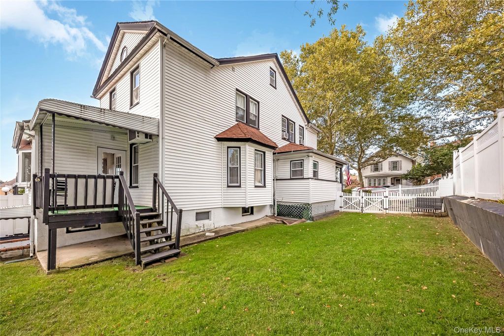 154-58 11th Avenue, Whitestone, NY 11357 — photo 4