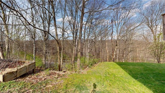 104 Whitetail Dr, Chippewa Twp, PA 15010