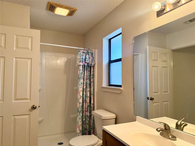 25 Salado DR, New Braunfels, TX 78130