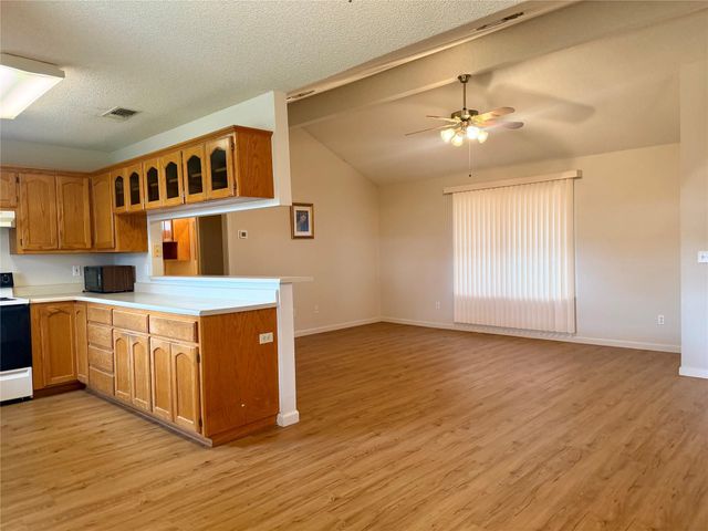 25 Salado DR, New Braunfels, TX 78130