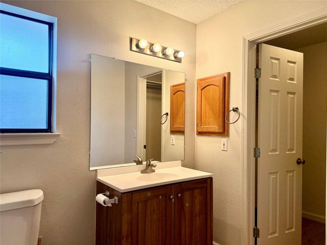 25 Salado DR, New Braunfels, TX 78130