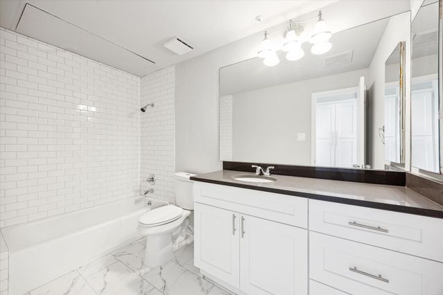 1701 Hermann Drive 9A, Houston, TX 77004