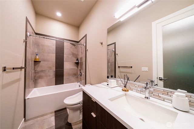 5469 Wood Duck Loop, Blaine, WA 98230