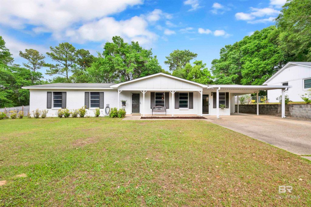 415 Rosa Avenue, Fairhope, AL 36532