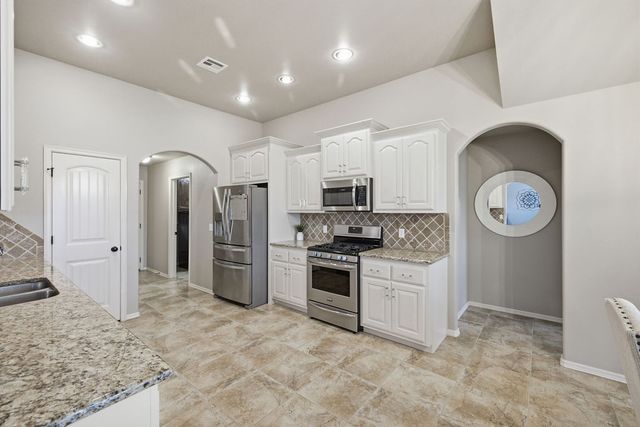 7621 E 83rd Street North, Owasso, OK 74055