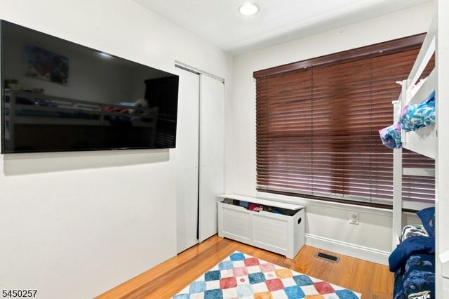 36 Byrnes Ln E, Sayreville Boro, NJ 08872