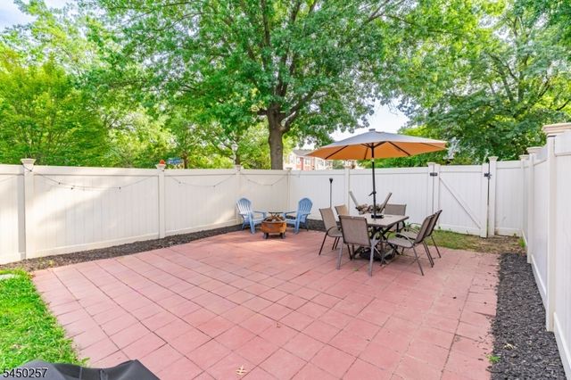 36 Byrnes Ln E, Sayreville Boro, NJ 08872