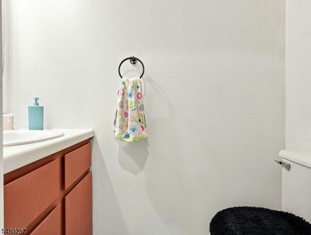 36 Byrnes Ln E, Sayreville Boro, NJ 08872