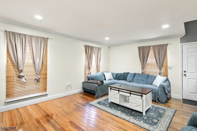 36 Byrnes Ln E, Sayreville Boro, NJ 08872
