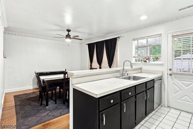 36 Byrnes Ln E, Sayreville Boro, NJ 08872