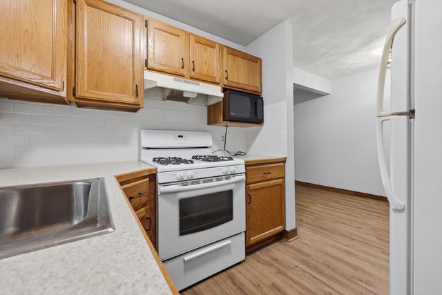 6 Venice Street C2, Danvers, MA 01923