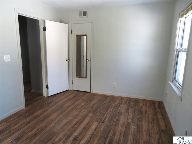 446 Tyler Avenue, North Mankato, MN 56003