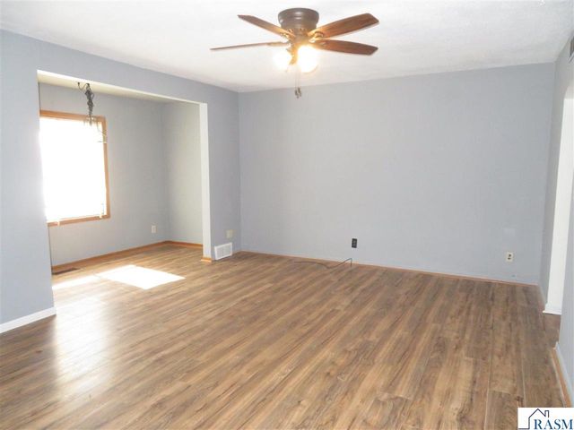 446 Tyler Avenue, North Mankato, MN 56003