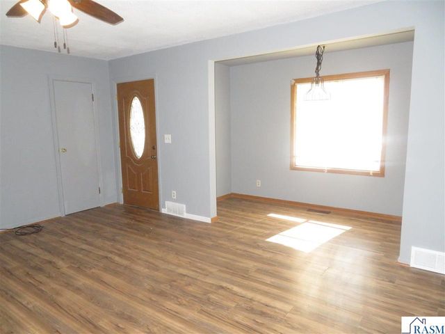 446 Tyler Avenue, North Mankato, MN 56003