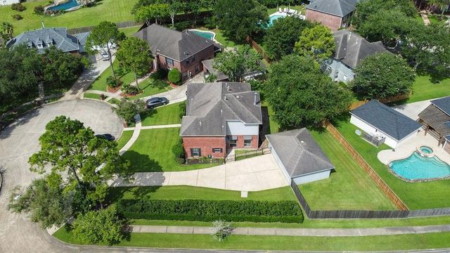 702 E Haven Court, Friendswood, TX 77546