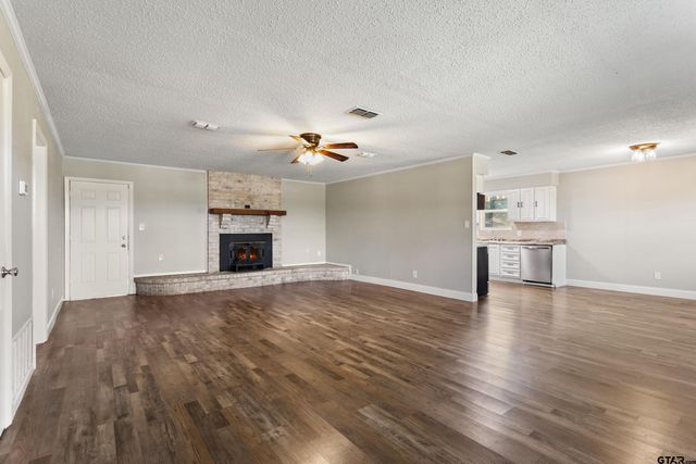 1501 Pearl Street, Lindale, TX 75771