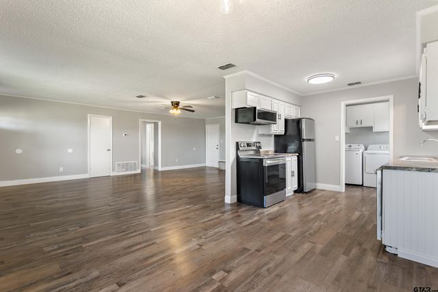 1501 Pearl Street, Lindale, TX 75771