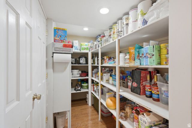 588 W 2125 N, West Bountiful, UT 84087