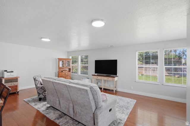 588 W 2125 N, West Bountiful, UT 84087