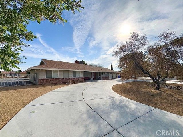 19955 Shoshonee Road, Apple Valley, CA 92307