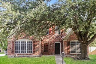 2716 Hemingway Drive, Grand Prairie, TX 75052