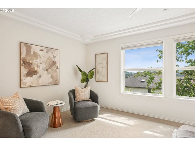 16432 Se MEADOWLAND Ct, Portland, OR 97236