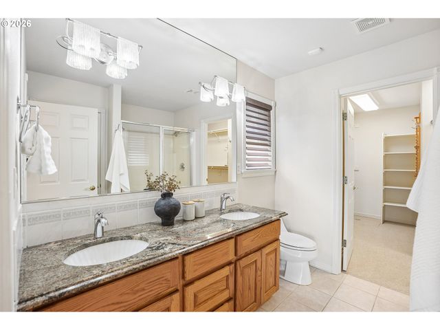 16432 Se MEADOWLAND Ct, Portland, OR 97236