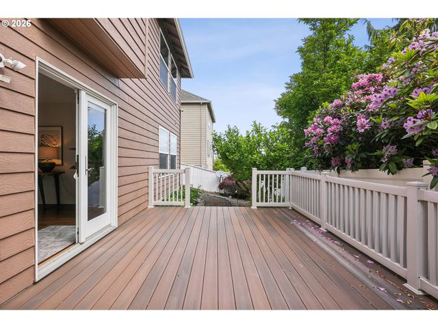 16432 Se MEADOWLAND Ct, Portland, OR 97236