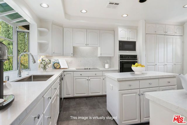4645 Petit Avenue, Encino (los Angeles), CA 91436