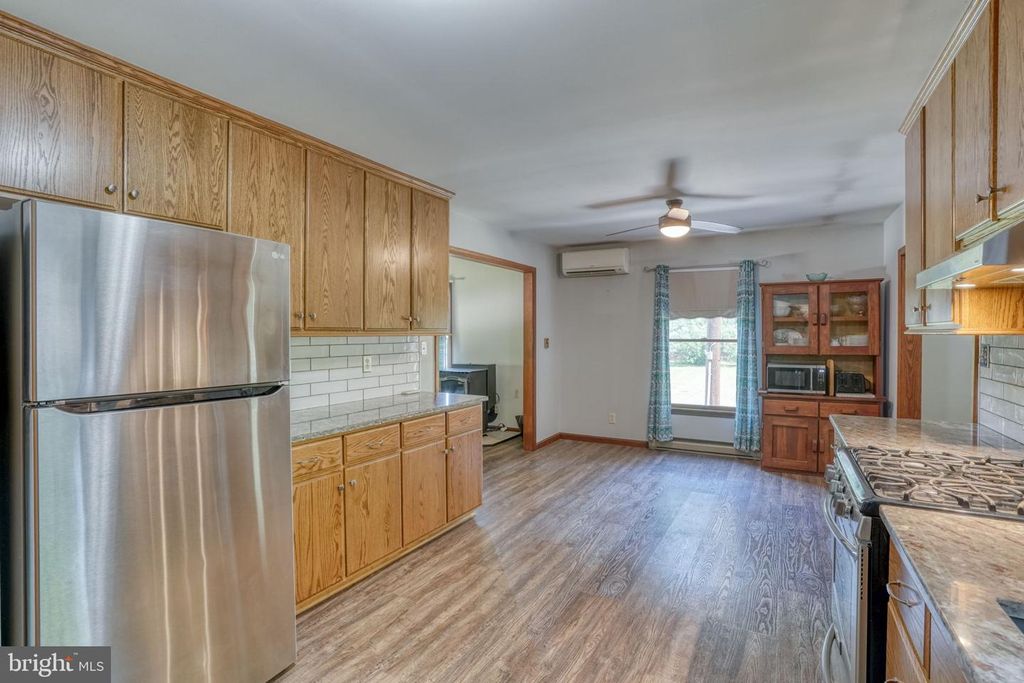 Image 10 of property listing at 12484 GREENSBORO RD, Greensboro, MD 21639