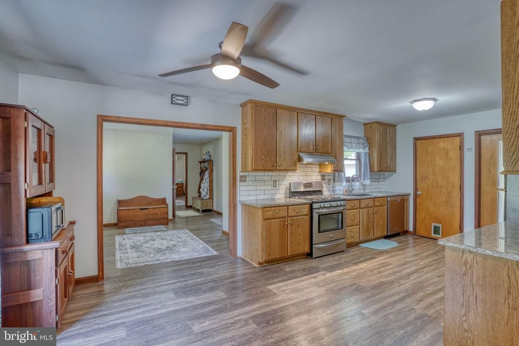 Image 17 of property listing at 12484 GREENSBORO RD, Greensboro, MD 21639