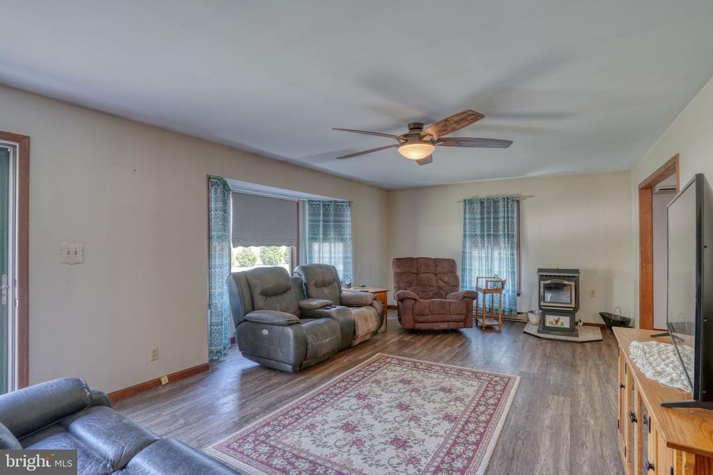 Image 20 of property listing at 12484 GREENSBORO RD, Greensboro, MD 21639