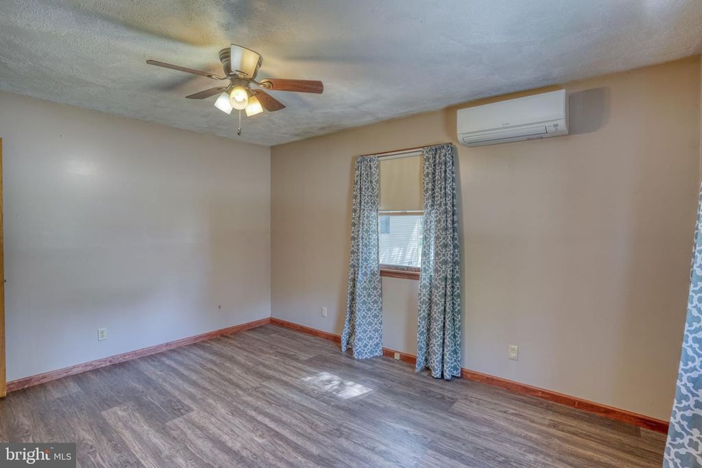 Image 37 of property listing at 12484 GREENSBORO RD, Greensboro, MD 21639