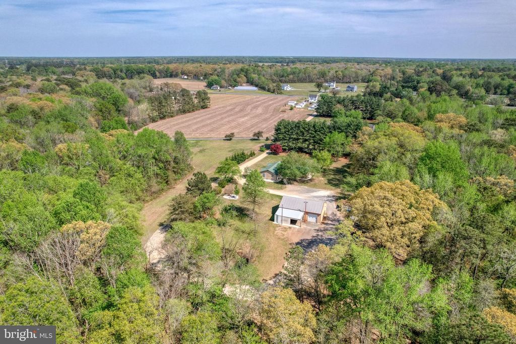 Image 38 of property listing at 12484 GREENSBORO RD, Greensboro, MD 21639