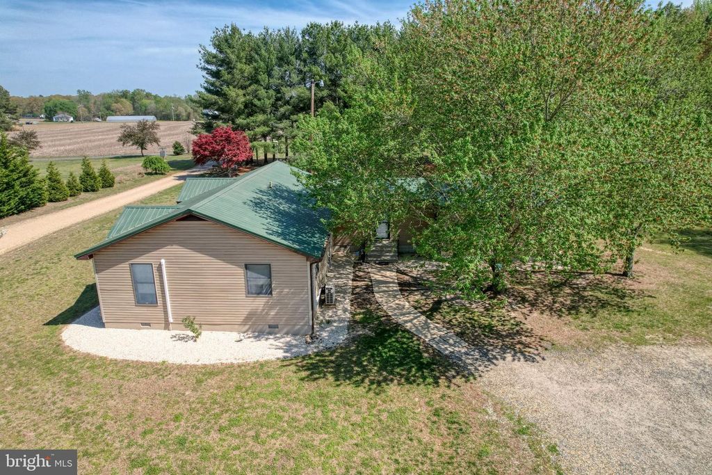 Image 39 of property listing at 12484 GREENSBORO RD, Greensboro, MD 21639