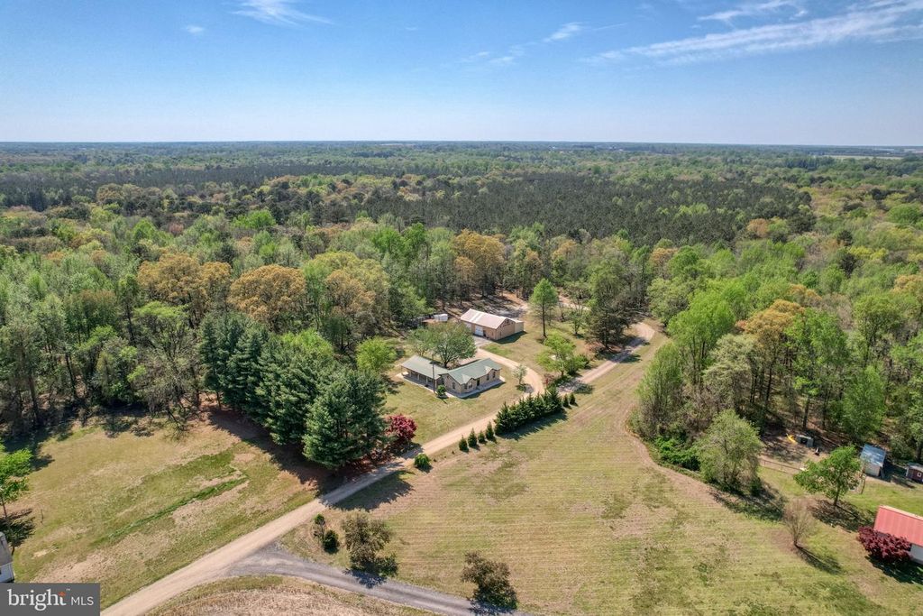 Image 40 of property listing at 12484 GREENSBORO RD, Greensboro, MD 21639