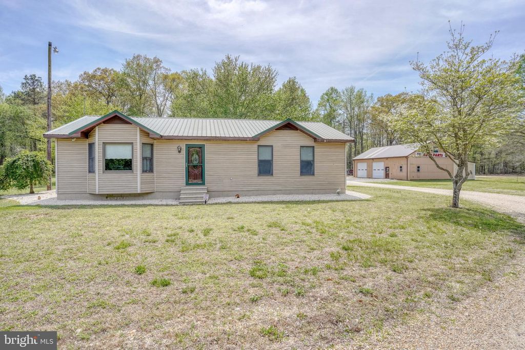 Image 41 of property listing at 12484 GREENSBORO RD, Greensboro, MD 21639