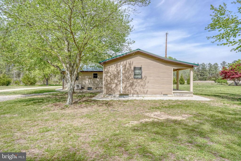 Image 43 of property listing at 12484 GREENSBORO RD, Greensboro, MD 21639