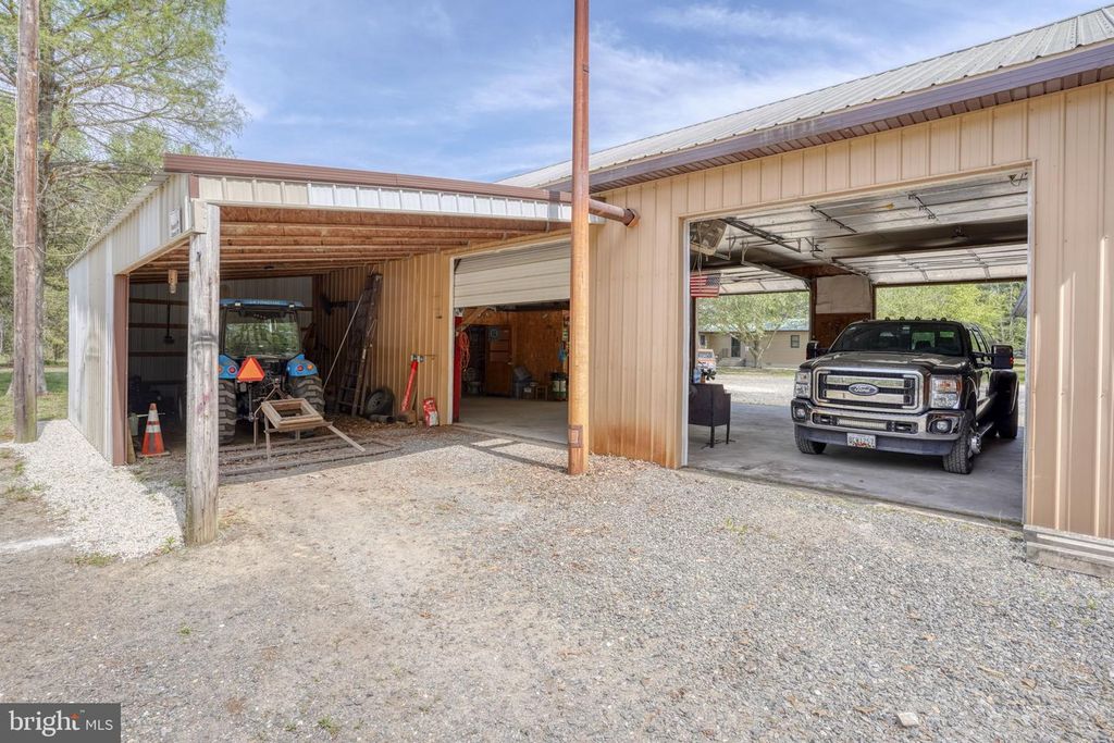 Image 48 of property listing at 12484 GREENSBORO RD, Greensboro, MD 21639