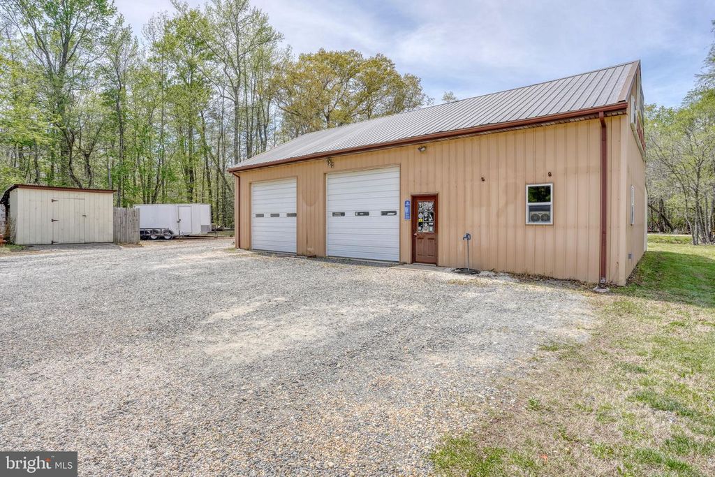 Image 49 of property listing at 12484 GREENSBORO RD, Greensboro, MD 21639