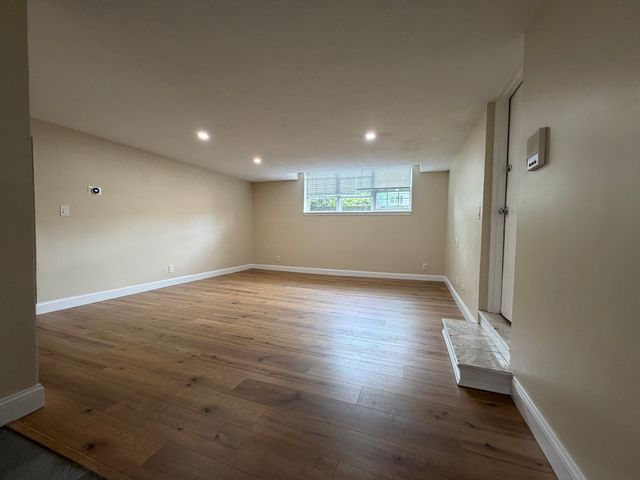 140 Lake Shore Rd 2B, Boston, MA 02135