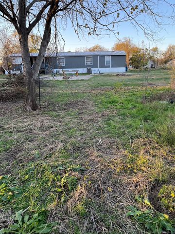 109 T A Carroll Avenue, Corsicana, TX 75110