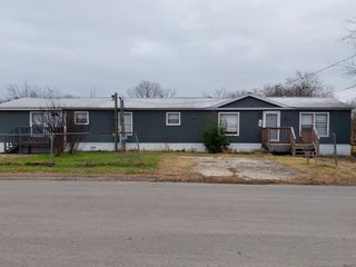 109 T A Carroll Avenue, Corsicana, TX 75110