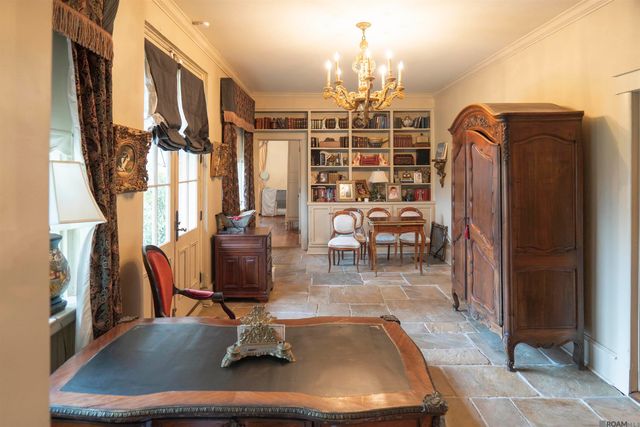 7868 Highland Rd, Baton Rouge, LA 70808