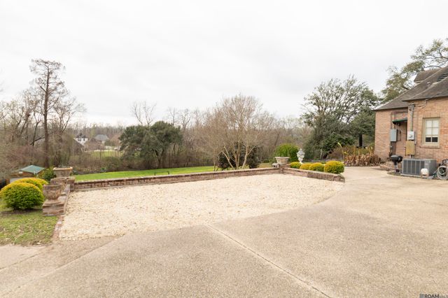 7868 Highland Rd, Baton Rouge, LA 70808